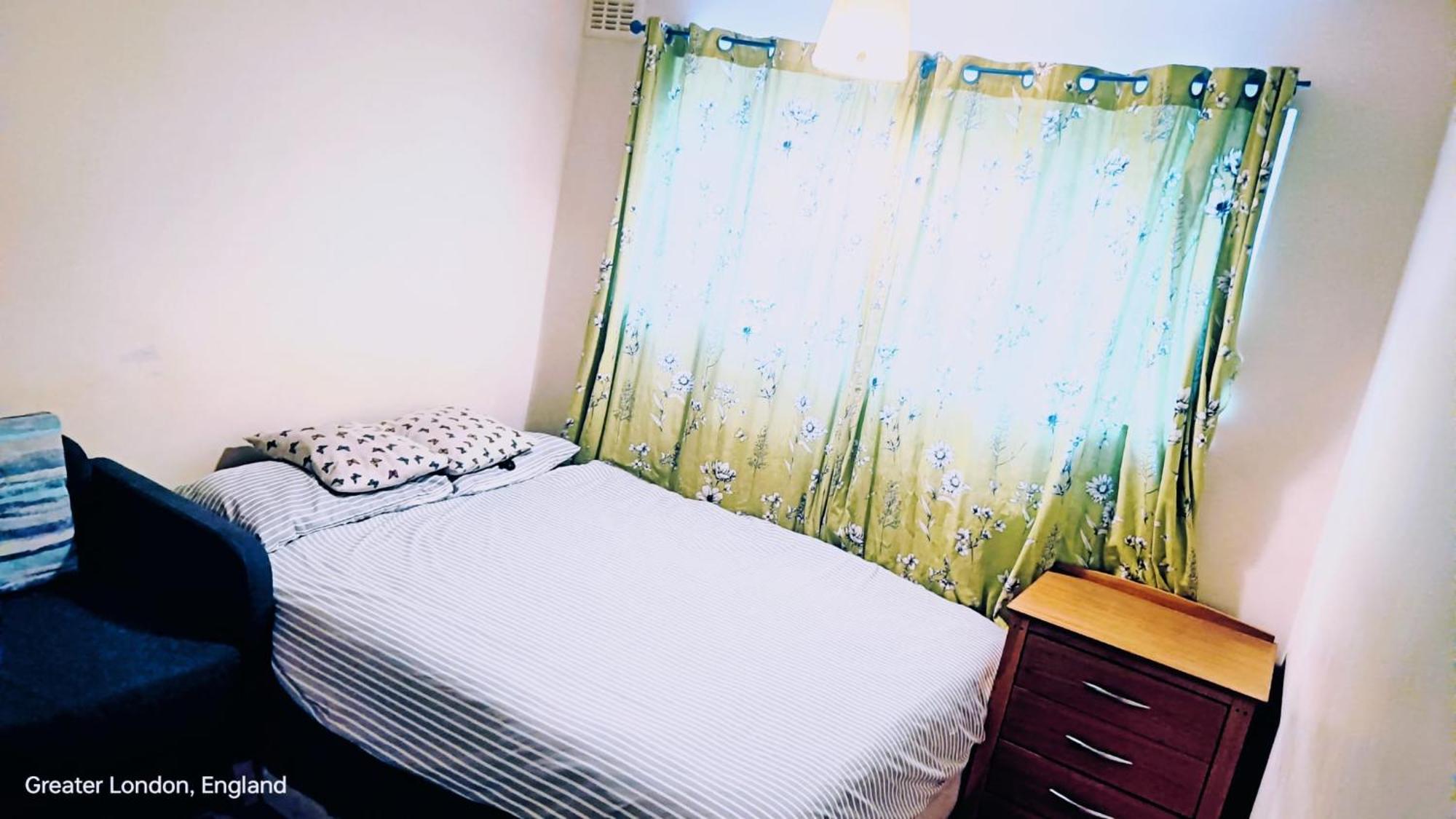 Appartamento London'S Bed With Breakfast & Free Parking Esterno foto